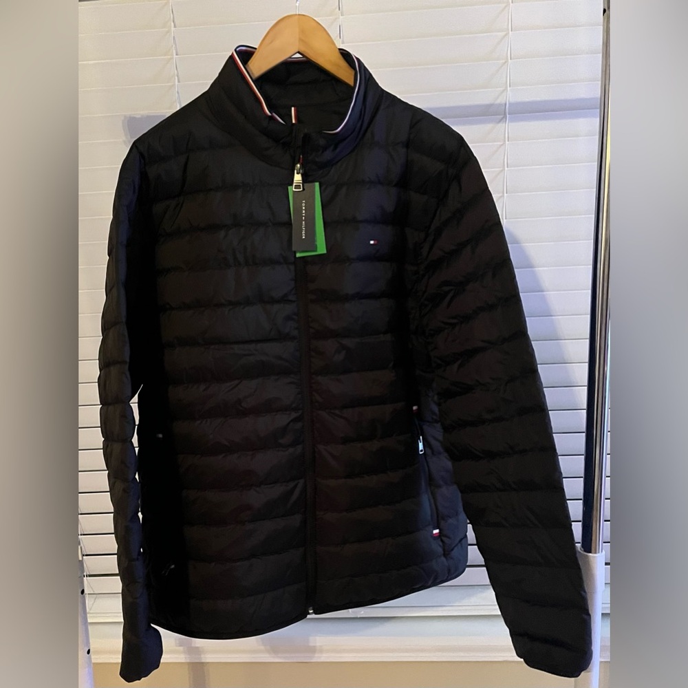 Unisex Tommy Hilfiger sz XL Red Puffer jacket